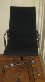 Charles Eames széke, EA 119 Hopsak